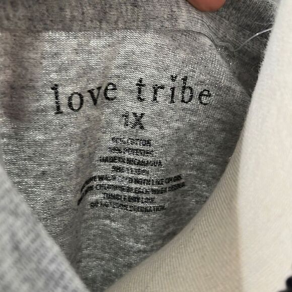 Love Tribe Womens Sweatshirt Tiger Crewneck Heather Grey Size 1X NWT - Picture 6 of 7